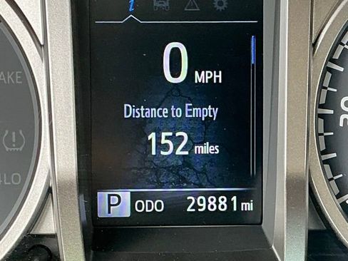 Used 2023 Toyota Tacoma SR5 w/ Technology Package AWD/4WD image 15