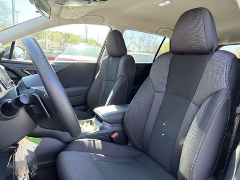 Used 2025 Subaru Outback Premium image 12