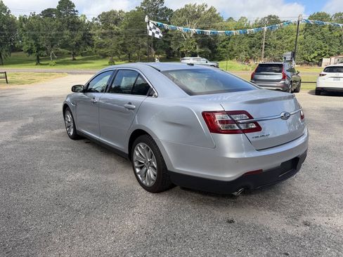 Used 2019 Ford Taurus Limited FWD image 3