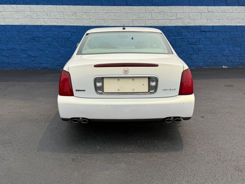 Used 2005 Cadillac De Ville w/ Limited Edition Package FWD image 8