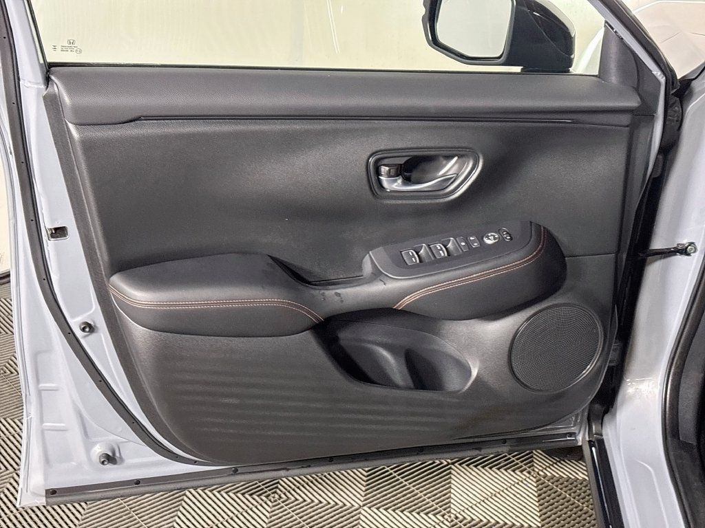 Used 2025 Honda HR-V Sport image 10