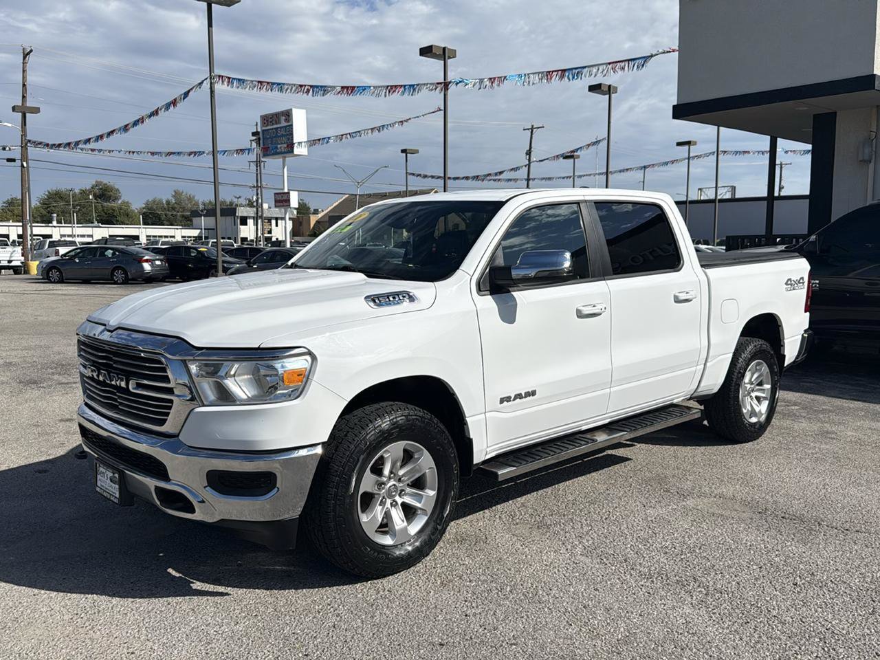Used 2023 RAM 1500 Laramie w/ Off Road Group AWD/4WD image 2