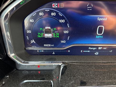 Used 2024 Chevrolet Silverado 3500 High Country w/ Technology Package image 17