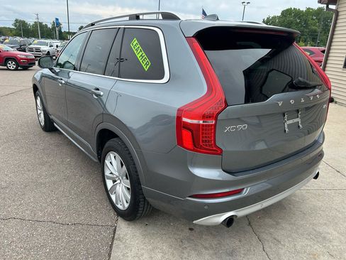 Used 2018 Volvo XC90 T5 Momentum AWD/4WD image 7