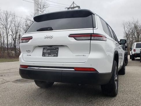 Used 2023 Jeep Grand Cherokee L Limited image 3