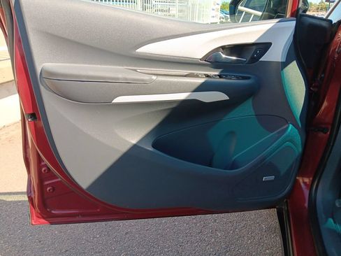 Used 2019 Chevrolet Bolt Premier w/ Infotainment Package FWD image 10