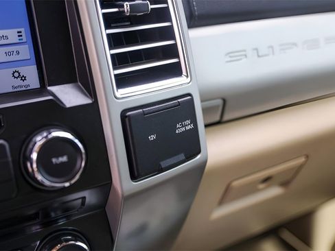 Used 2017 Ford F250 Lariat w/ Lariat Ultimate Package image 24