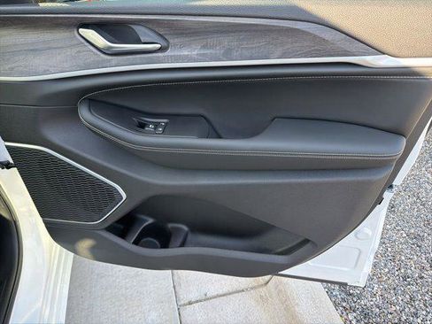 New 2026 Jeep Grand Cherokee Limited Reserve image 27