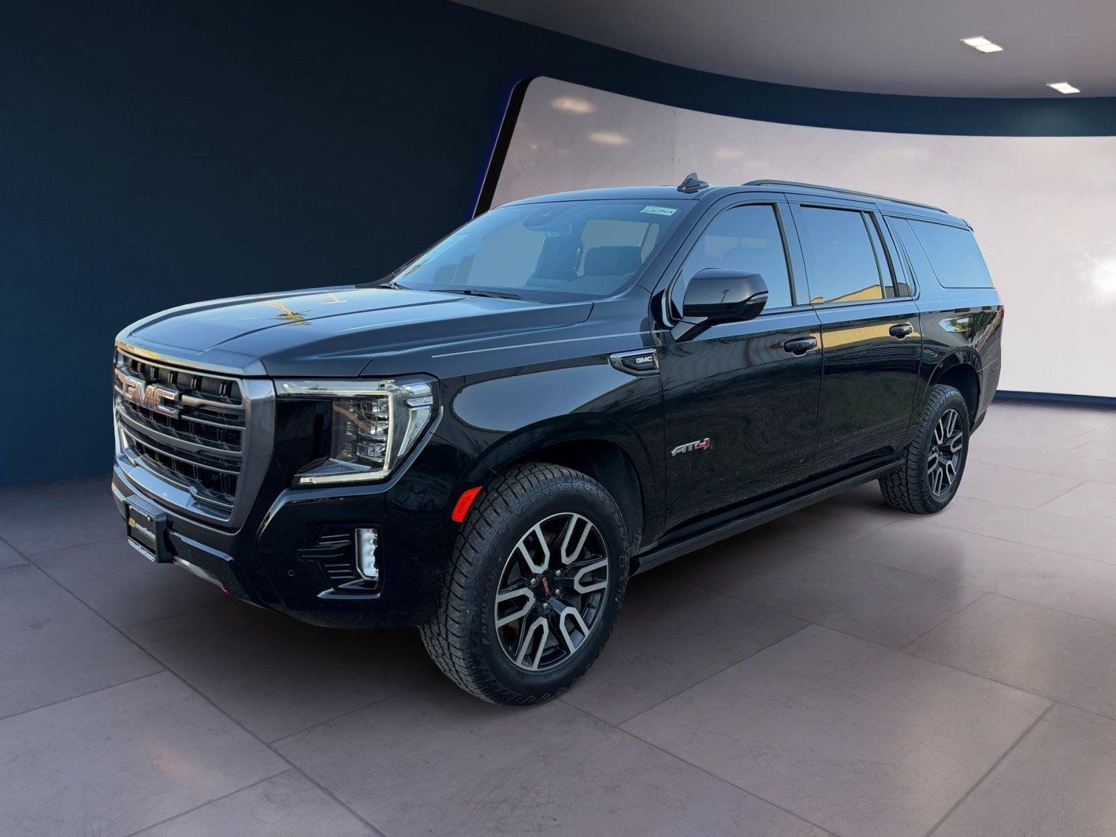Used 2024 GMC Yukon XL AT4 AWD/4WD image 1