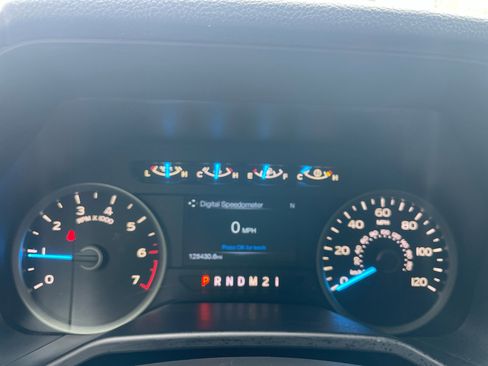 Used 2015 Ford F150 XLT w/ Equipment Group 302A Luxury image 16