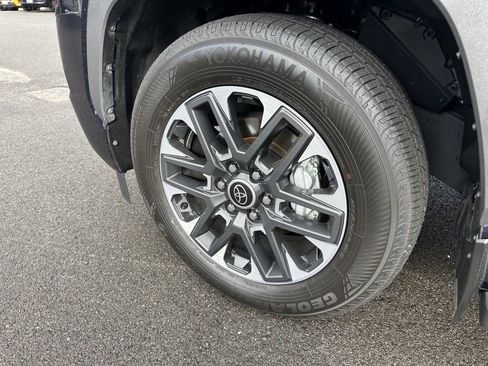 Used 2024 Toyota Sequoia Limited image 28