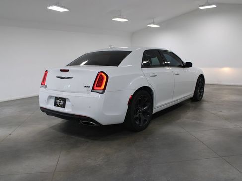Used 2023 Chrysler 300 Touring L RWD image 11