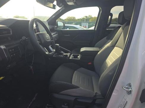 Used 2025 Toyota Tacoma TRD Off-Road image 15