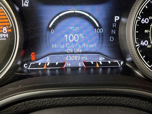 Used 2022 Jeep Cherokee Trailhawk AWD/4WD image 12