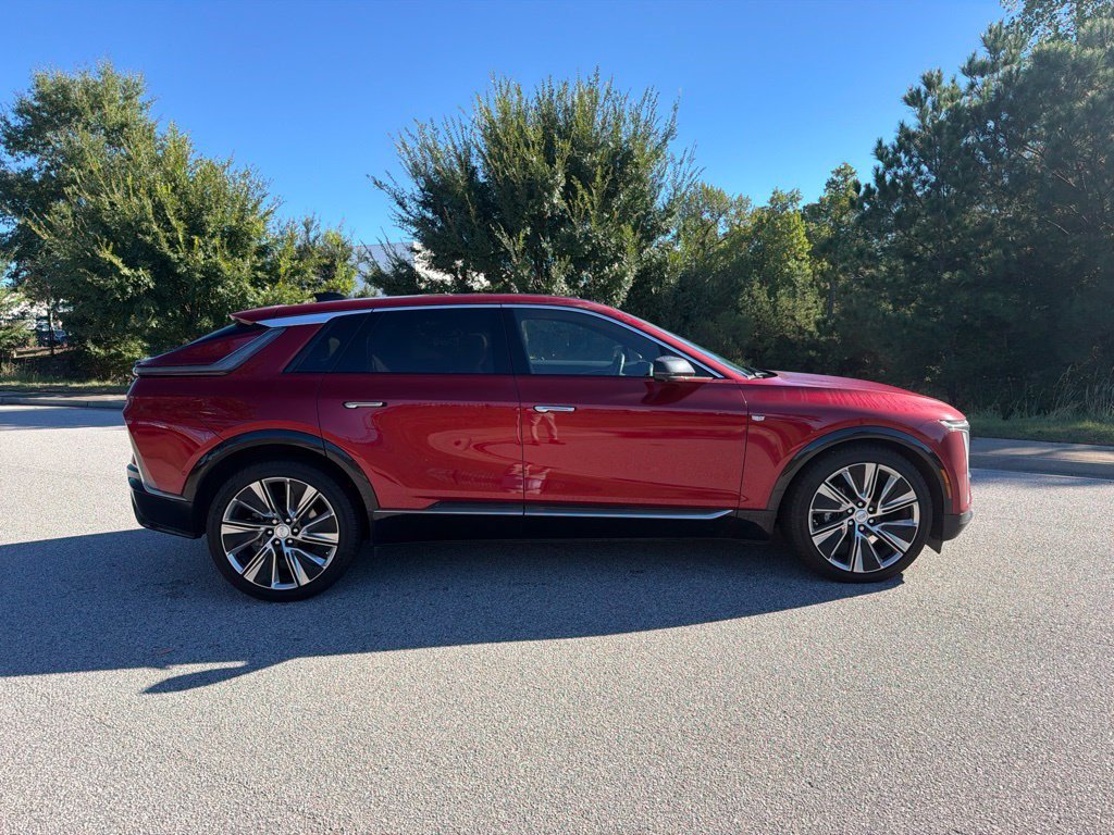 Certified 2025 Cadillac Lyriq Luxury w/ Nappa Leather Package AWD/4WD image 10