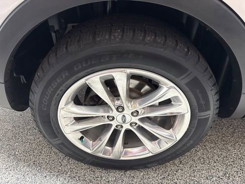 Used 2019 Ford Explorer XLT w/ Equipment Group 201A FWD image 24