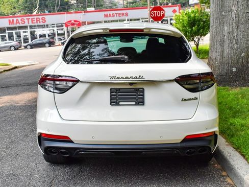 Used 2023 Maserati Levante Modena AWD/4WD image 7