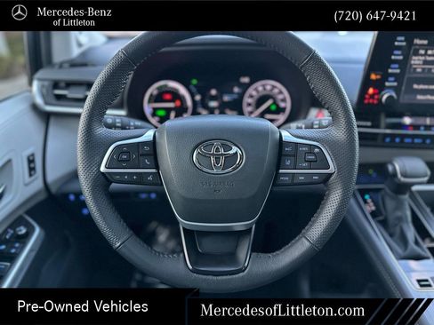 Used 2024 Toyota Sienna Limited image 13