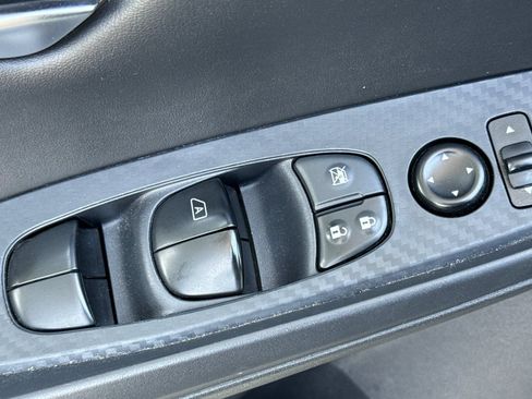 Used 2024 Nissan Sentra SV FWD image 11
