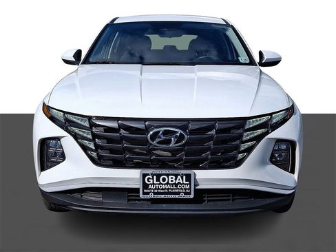 Used 2023 Hyundai Tucson SE image 2