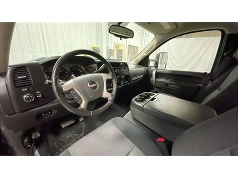 Used 2011 GMC Sierra 2500 SLE w/ Snow Plow Prep Package image 17