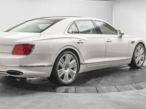 New 2026 Bentley Flying Spur Plug-In Hybrid AWD/4WD image 13