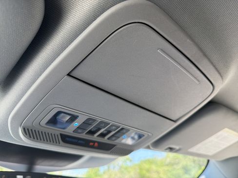 Used 2021 Ford Explorer Limited w/ Equipment Group 301A image 21