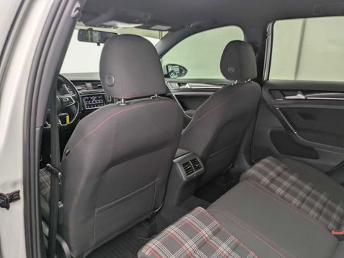 Used 2015 Volkswagen Golf image 18