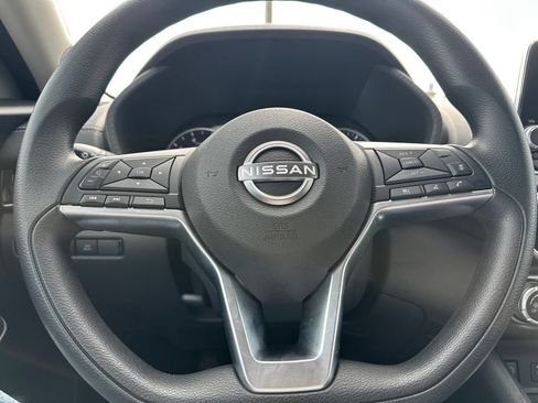 Used 2024 Nissan Sentra SV FWD image 27