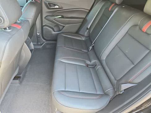 Used 2025 Chevrolet Trax RS w/ Sunroof Package image 19