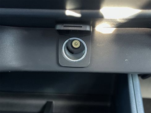 New 2025 Ford Maverick XL image 7