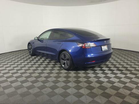 Used 2023 Tesla Model 3 Standard Range image 6