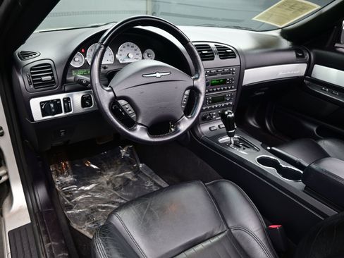 Used 2004 Ford Thunderbird image 12