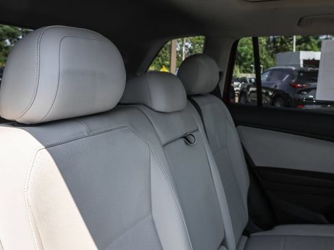 Used 2018 Volkswagen Tiguan SEL AWD/4WD image 33