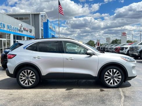 Used 2020 Ford Escape Titanium AWD/4WD image 14