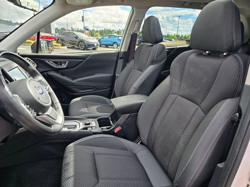 Used 2020 Subaru Forester Premium AWD/4WD image 12