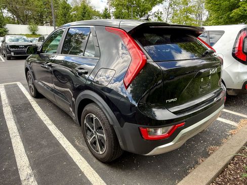 Certified 2023 Kia Niro LX FWD image 4