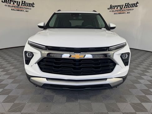 Used 2025 Chevrolet TrailBlazer LT AWD/4WD image 5