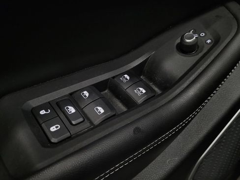 Used 2022 Jeep Grand Cherokee Laredo w/ Luxury Tech Group I AWD/4WD image 27