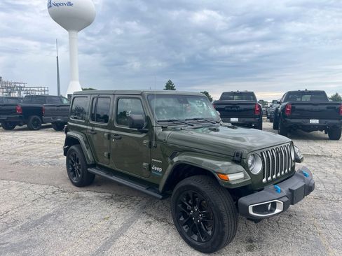 Used 2022 Jeep Wrangler Unlimited Sahara w/ Cold Weather Group AWD/4WD image 4