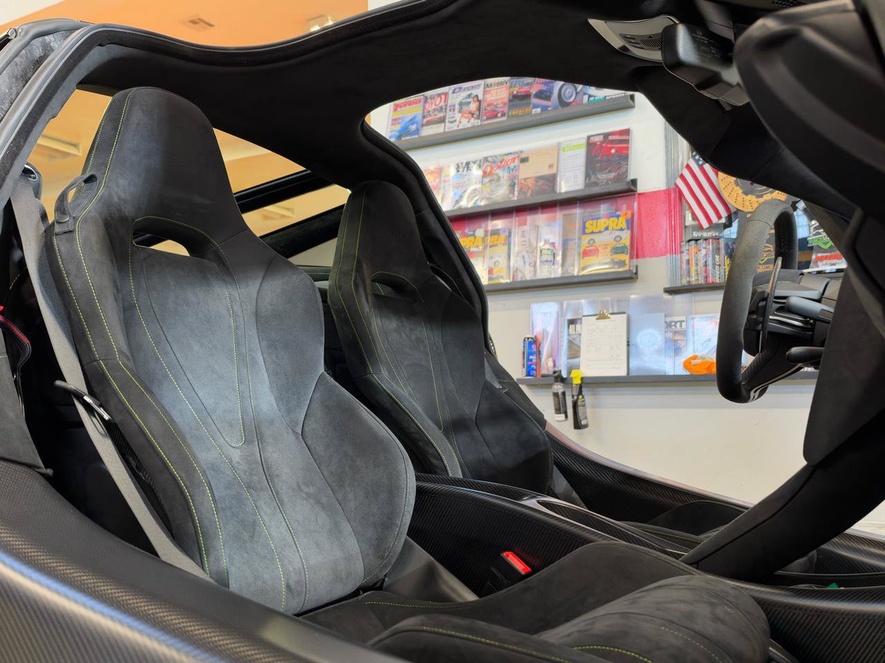 Used 2021 McLaren 765LT RWD image 25