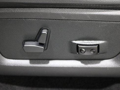 Used 2017 RAM 1500 Sport w/ Black Ram 1500 Sport Group AWD/4WD image 5
