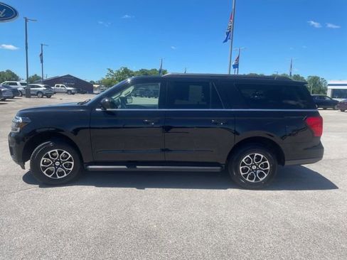 Used 2024 Ford Expedition Max XLT AWD/4WD image 3