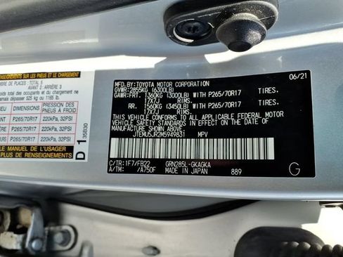 Used 2021 Toyota 4Runner SR5 AWD/4WD image 14