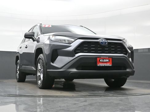 Used 2022 Toyota RAV4 LE AWD/4WD image 24