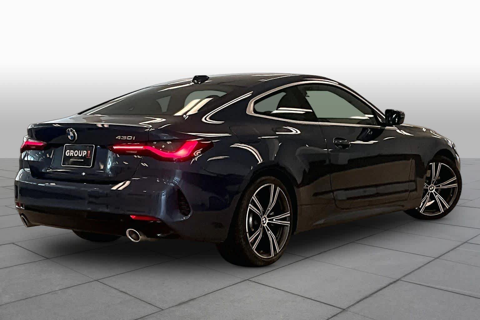 Used 2024 BMW 430i Coupe w/ Convenience Package RWD image 11