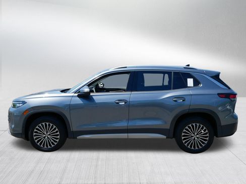 Certified 2025 Volkswagen Tiguan S w/ 18" Wheel Package AWD/4WD image 4