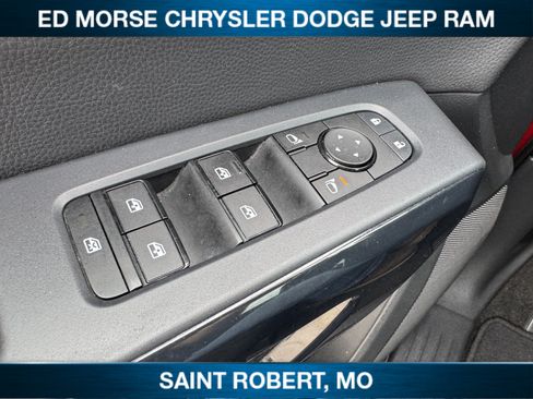 Used 2024 Nissan Pathfinder SV FWD image 18