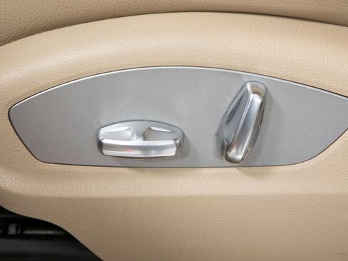 Certified 2024 Porsche Macan AWD/4WD image 23