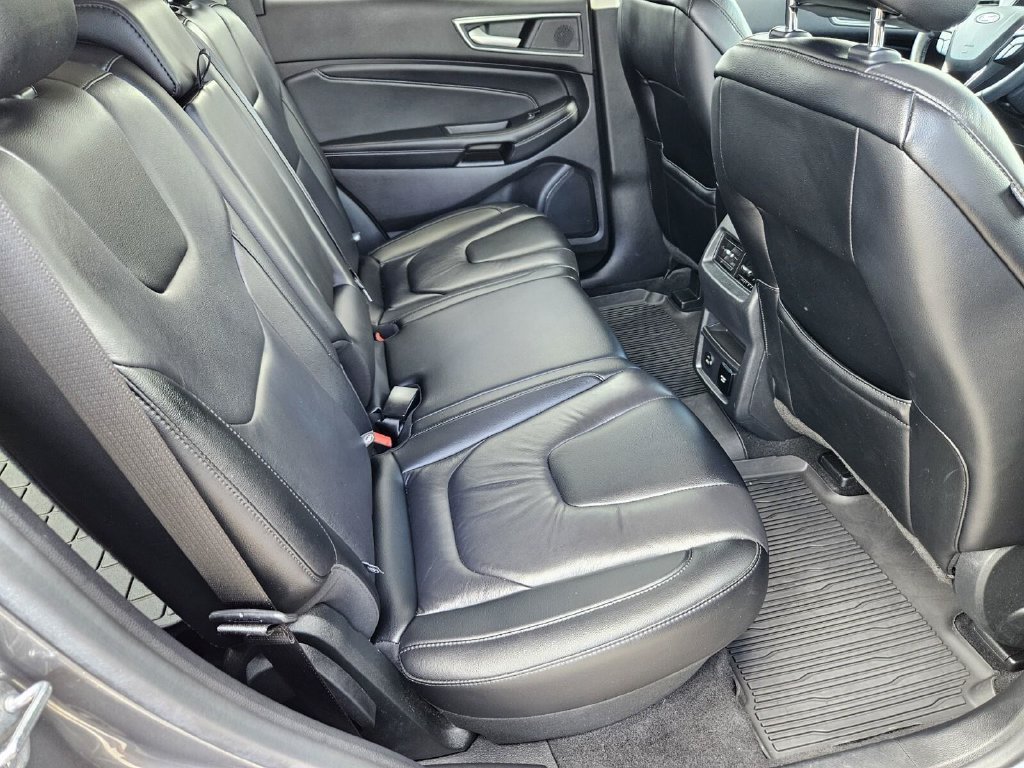 Certified 2022 Ford Edge Titanium AWD/4WD image 17